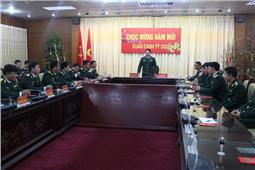 Thủ trưởng Bộ tư lệnh Quân khu chúc tết cán bộ, chiến sĩ các cơ quan